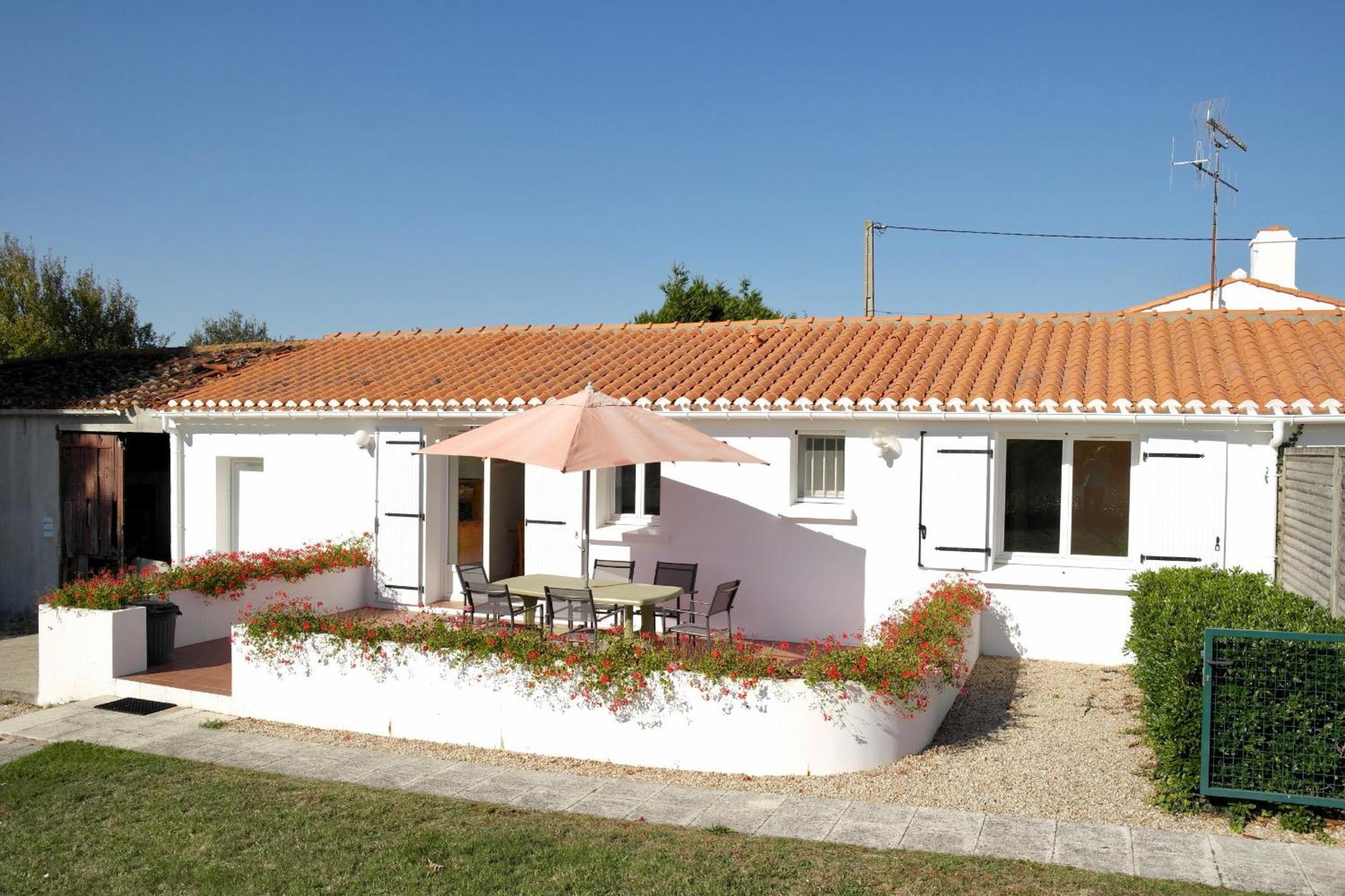Maison De Campagne Pour 6 Avec Piscine Commequiers Exterior foto